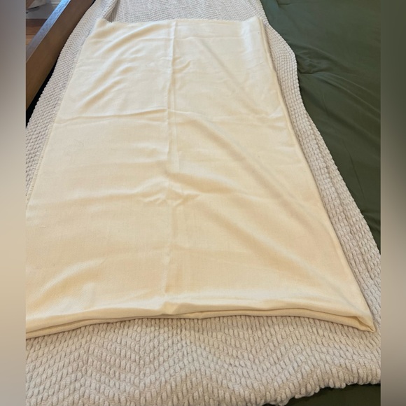 Elegant Cream Scarf - Picture 3 of 3